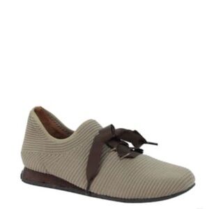 NEW L’Amour Pieds Taimah Sneaker Taupe/Brown
